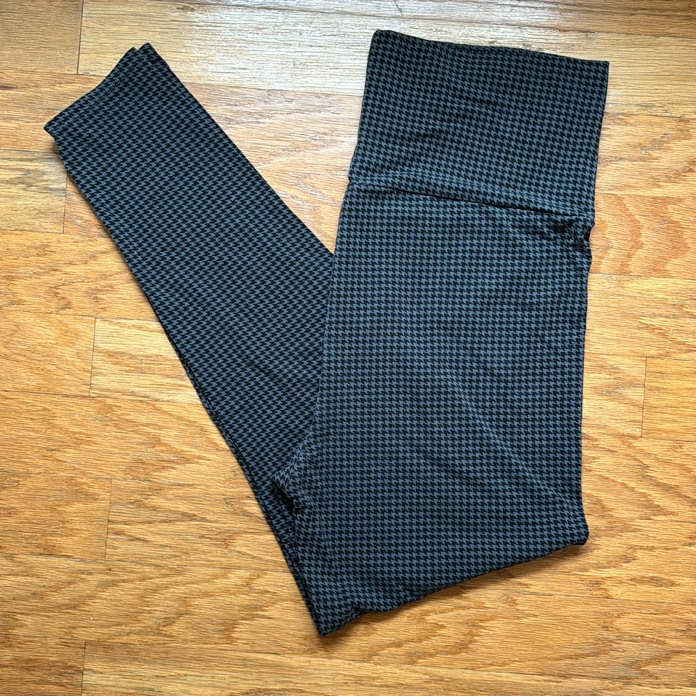 Hatch Black Houndstooth Maternity Leggings